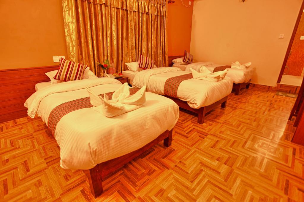 ホテル クリスタル パレス ポカラ 部屋 写真
